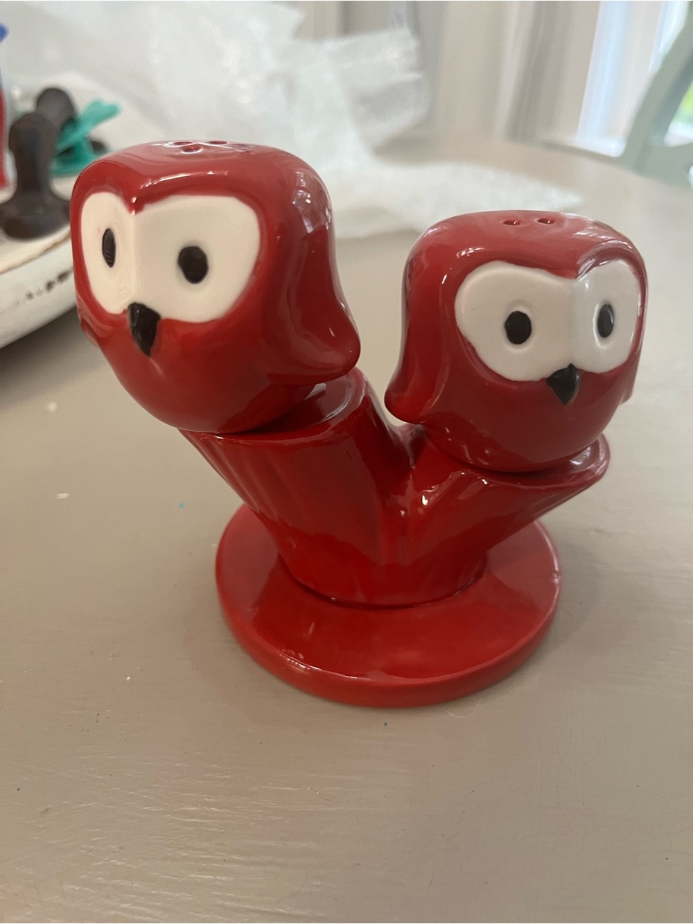 Red Owl Ceramic Salt and Pepper Shaker Set - Home Accents